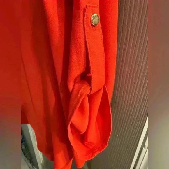 EST 1946 Women’s top 3/4 button roll up sleeves or wear them down Orange/red MED - Picture 3 of 9